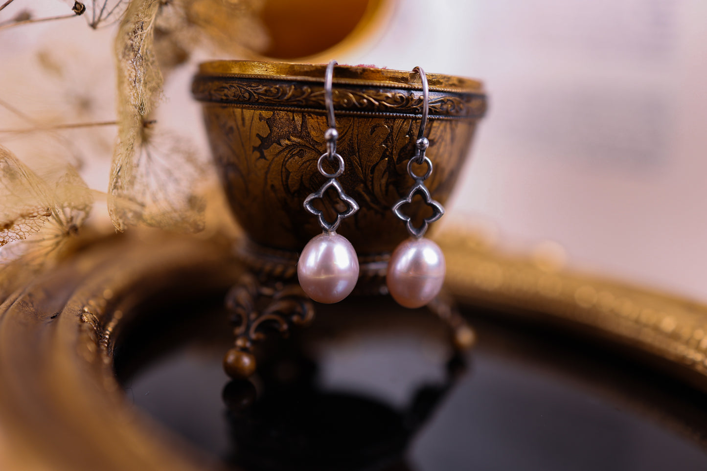 Holy Pearl Earrings - Pink