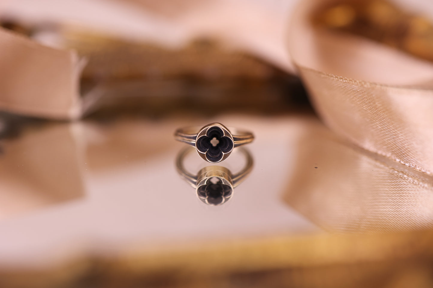 Eternal Well Ring - Gold