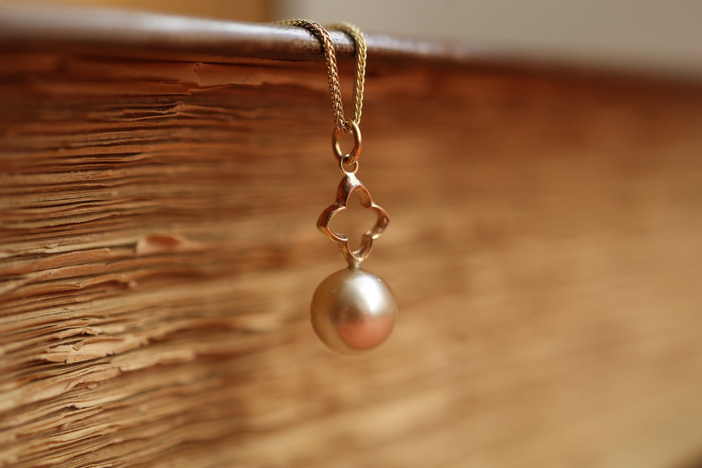 Holy Pearl Pendant - Gold & Golden South Sea Pearl