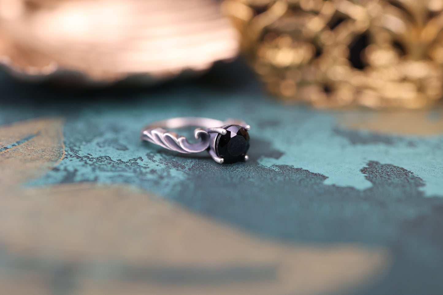 High Scroll Ring - Black Spinel