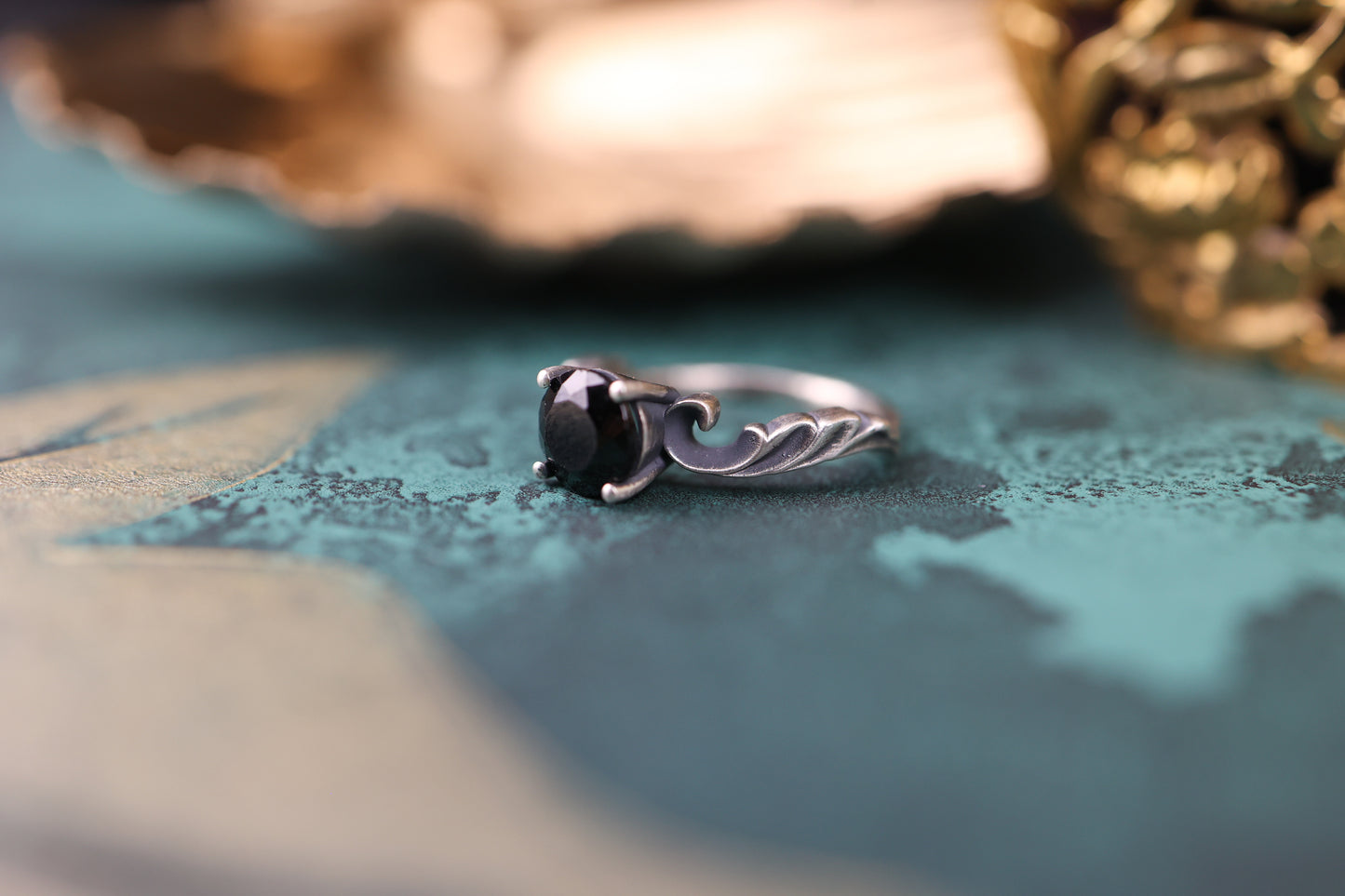 High Scroll Ring - Black Spinel