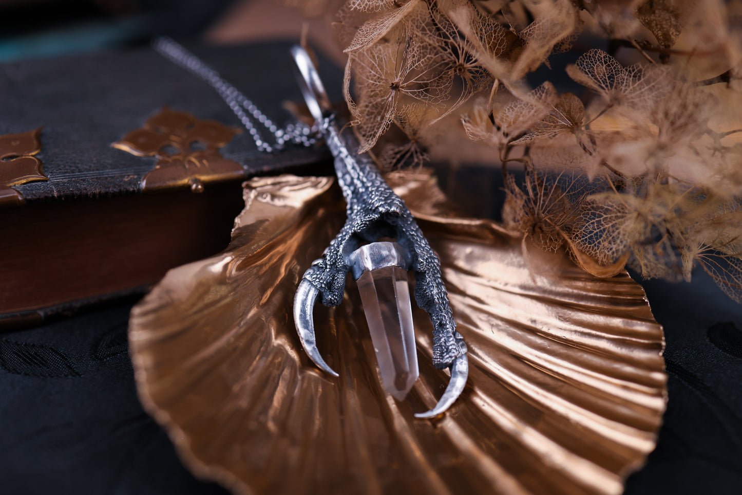 Claws of Divination - One Of A Kind