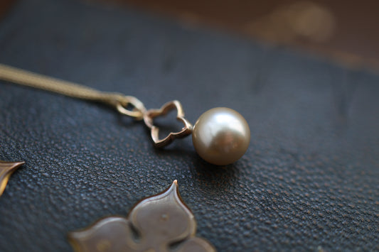 Holy Pearl Pendant - Gold & Golden South Sea Pearl