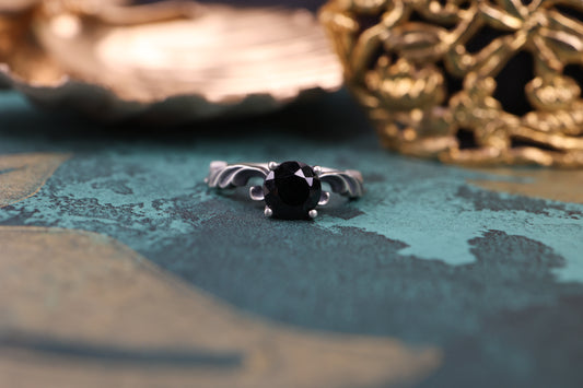 High Scroll Ring - Black Spinel