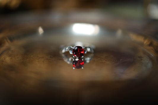 High Scroll Ring - Silver - Garnet