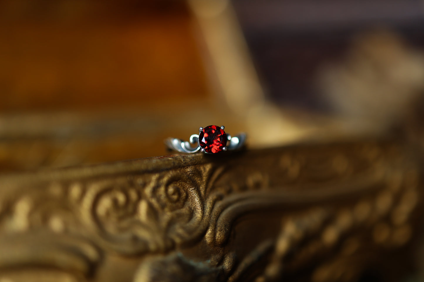High Scroll Ring - Silver - Garnet