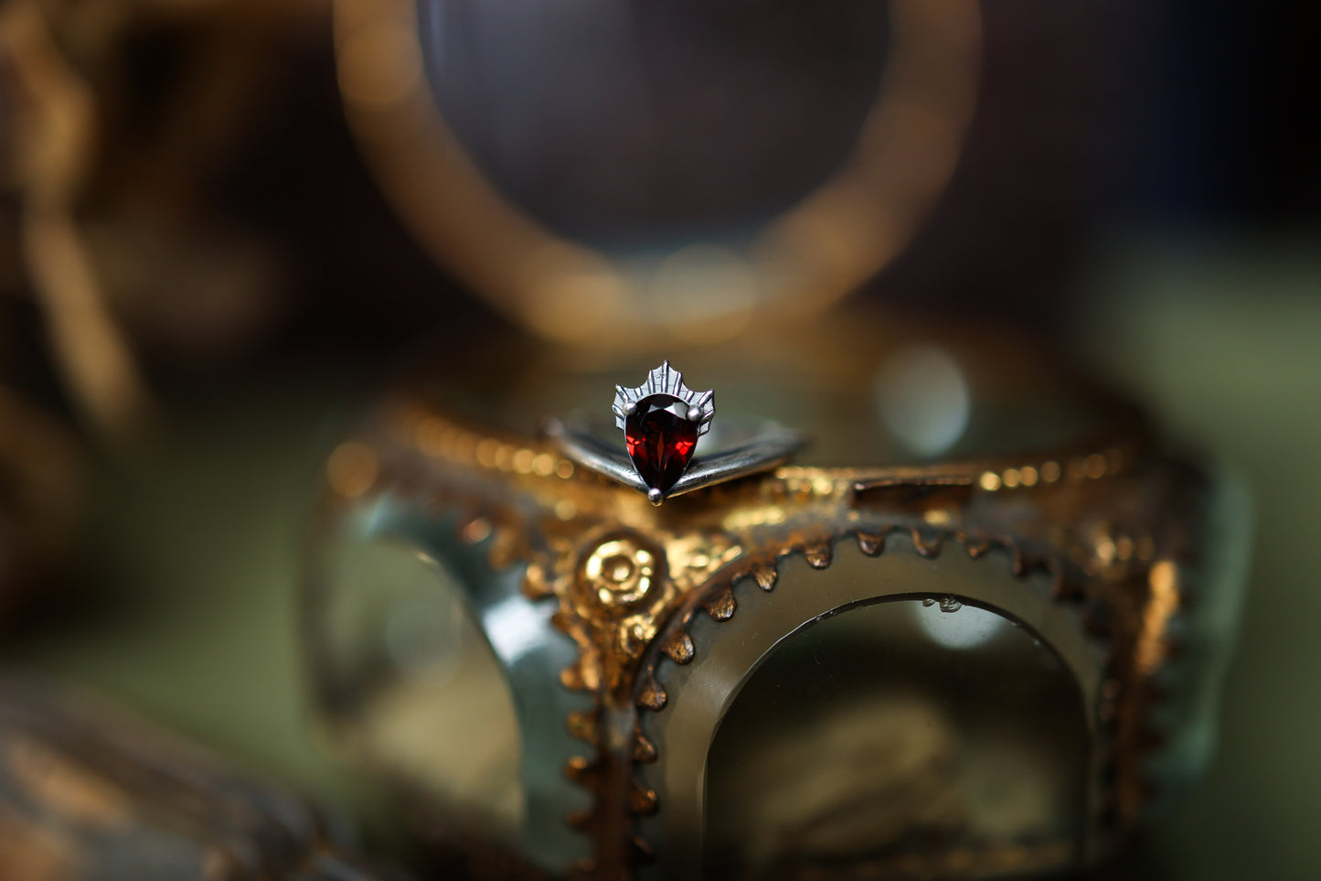 Radiant Rain Ring - Silver - Garnet