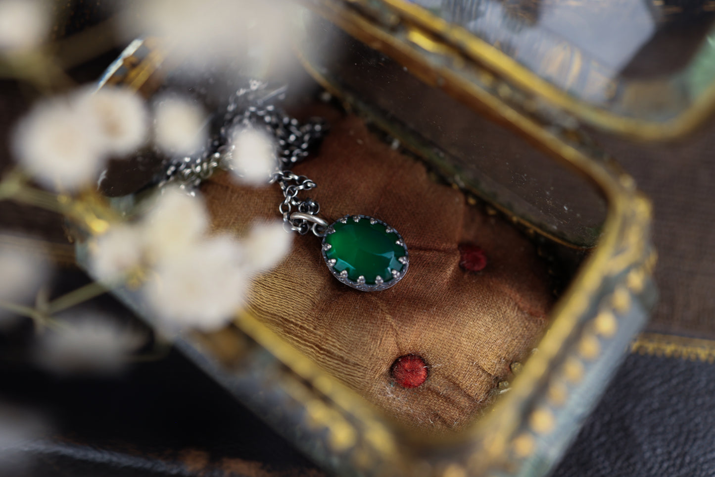 Crowned Charm - Green Onyx