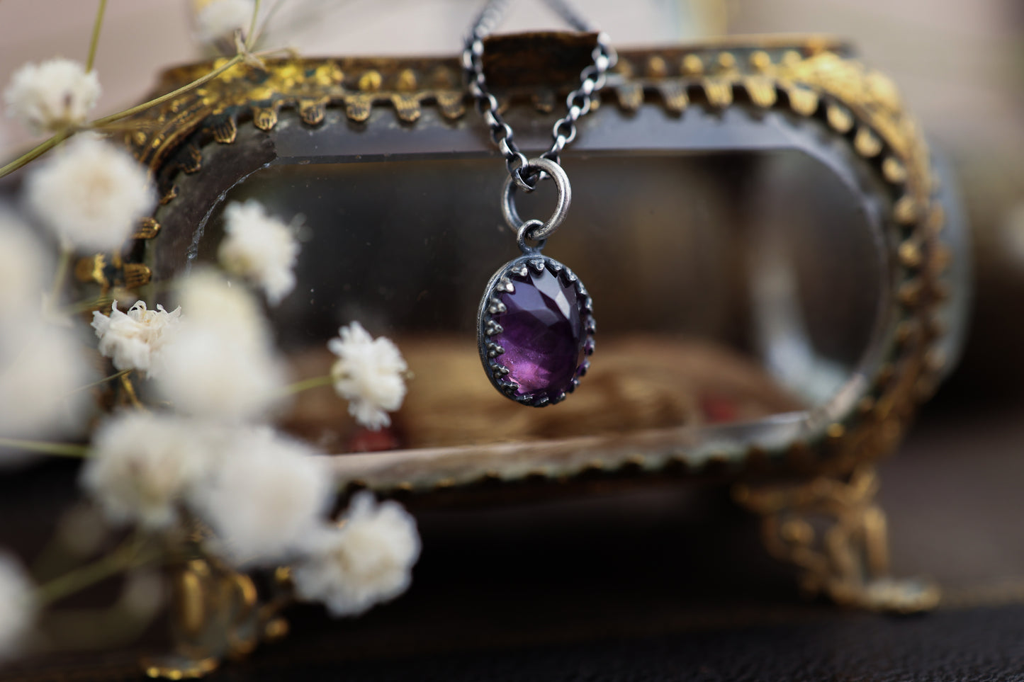 Crowned Charm - Medium Amethyst