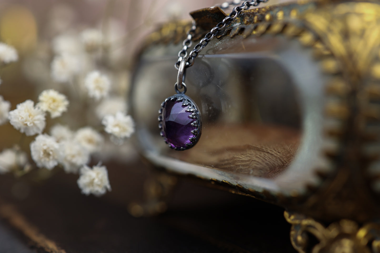Crowned Charm - Medium Amethyst
